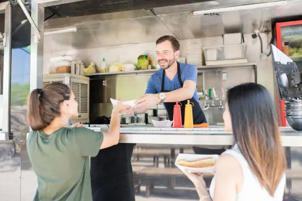 Reliable Hot Dog Food Truck in Redmond, OR